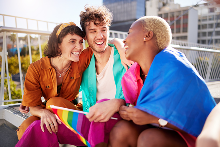 3 friends laughing
