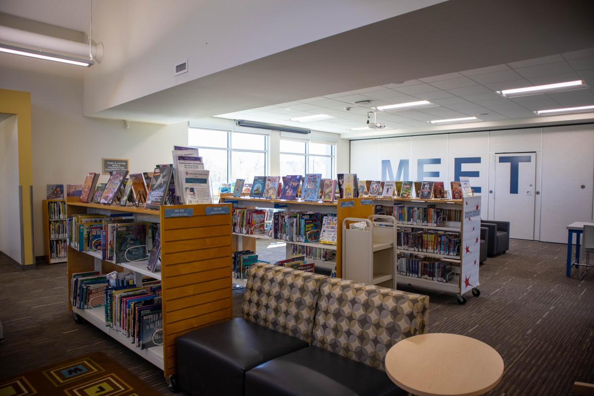book shelves at greenhorn valley library